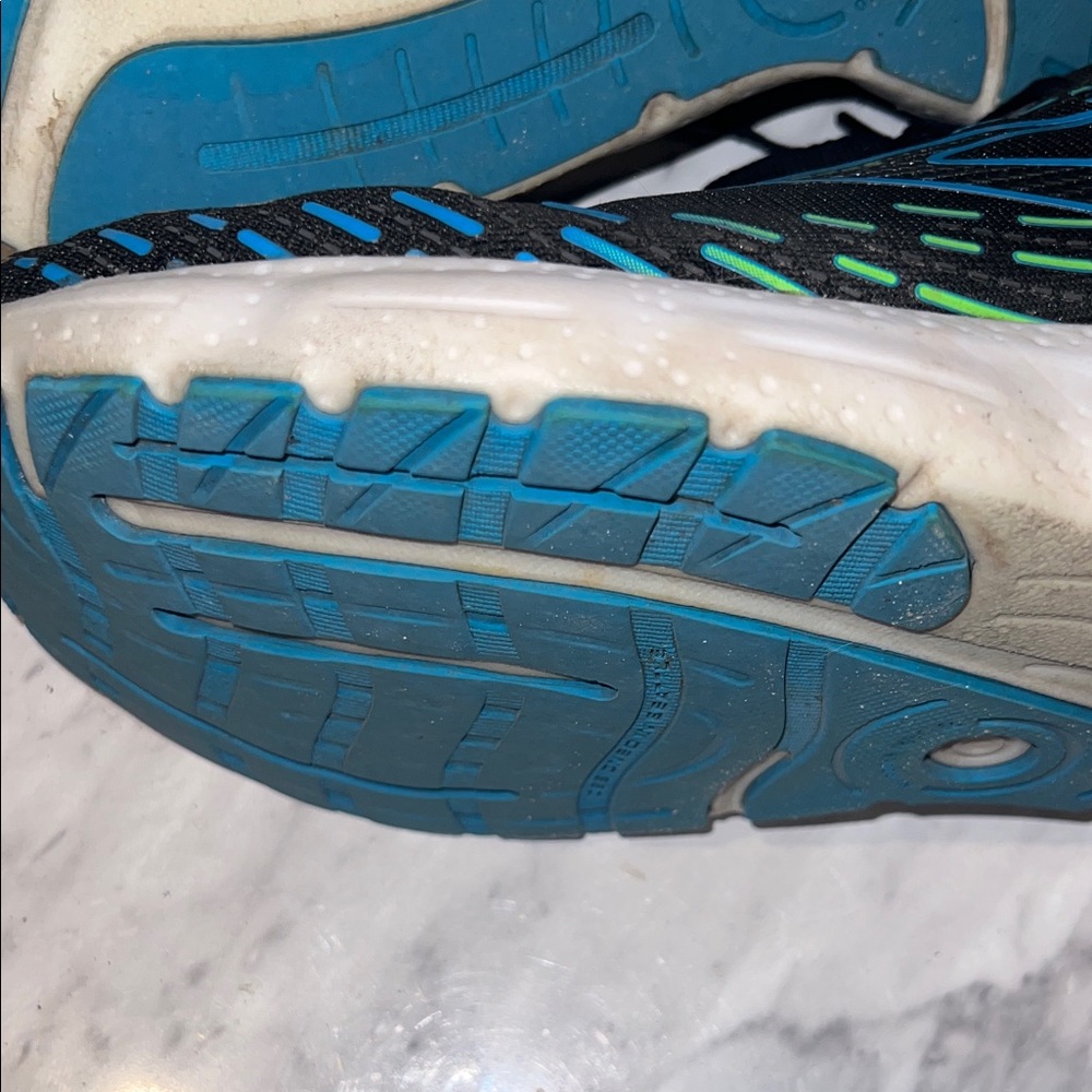 Brooks Black and Green Running Shoes - Picture 8 of 8